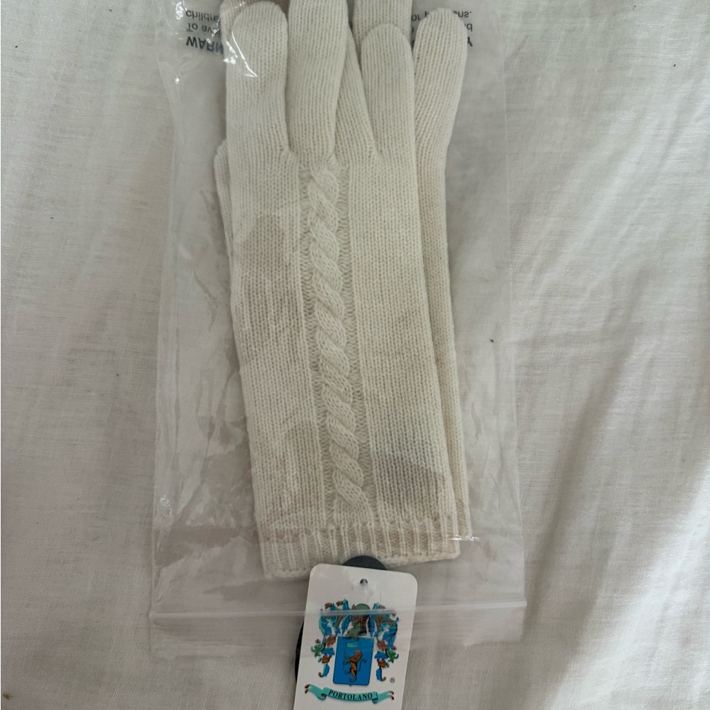 NWT Portolano 100% cashmere white Knit Gloves
